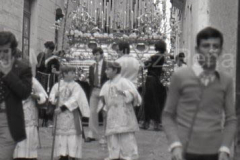 Salida de la Virgen a la Parroquia de la Palma, en el Paso del Cristo. 1 de Noviembre de 1975