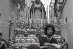 Salida de la Virgen a la Parroquia de la Palma, en el Paso del Cristo. 1 de Noviembre de 1975