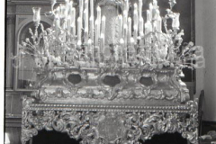 Salida de la Virgen a la Parroquia de la Palma, en el Paso del Cristo. 1 de Noviembre de 1975