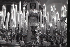 Salida de la Virgen a la Parroquia de la Palma, en el Paso del Cristo. 1 de Noviembre de 1975