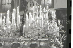 Salida de la Virgen a la Parroquia de la Palma, en el Paso del Cristo. 1 de Noviembre de 1975